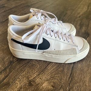 Nike Women's Blazer Low Platform Shoes